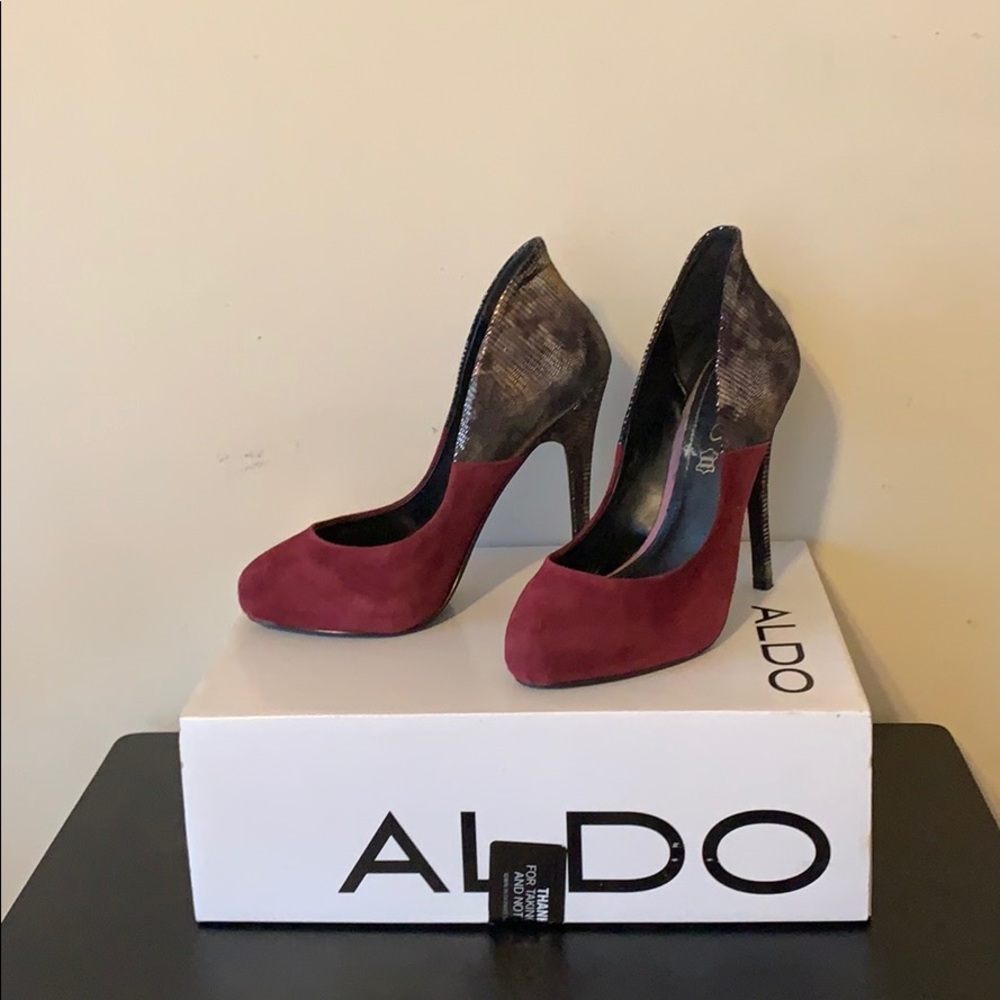 Shoes - Picture 2 of 6